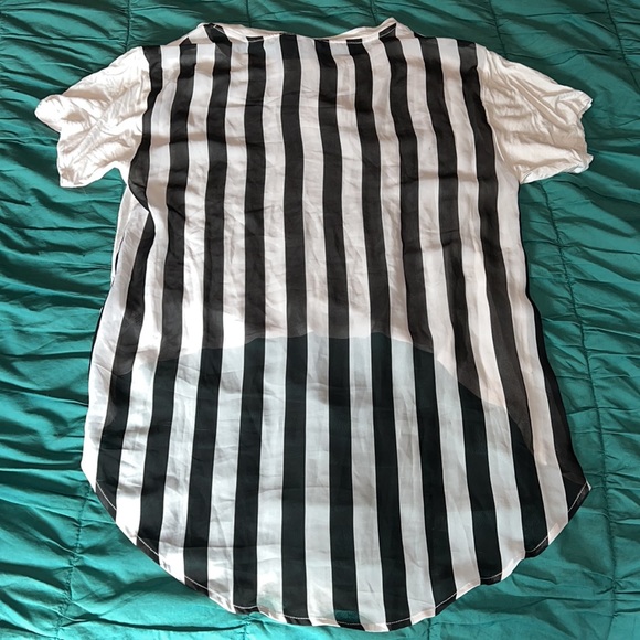 Forever 21 Hello Kitty High-Low Shirt Size M - Picture 8 of 8